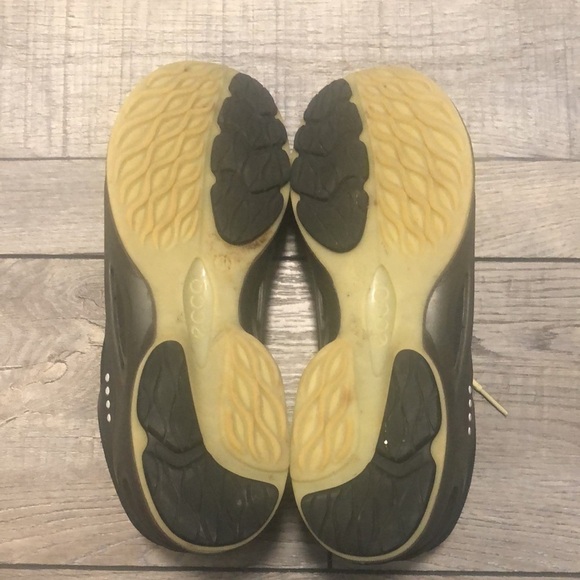 Ecco Biom performance comfort lace up athletic tennis shoes in black and yellow - Picture 6 of 9